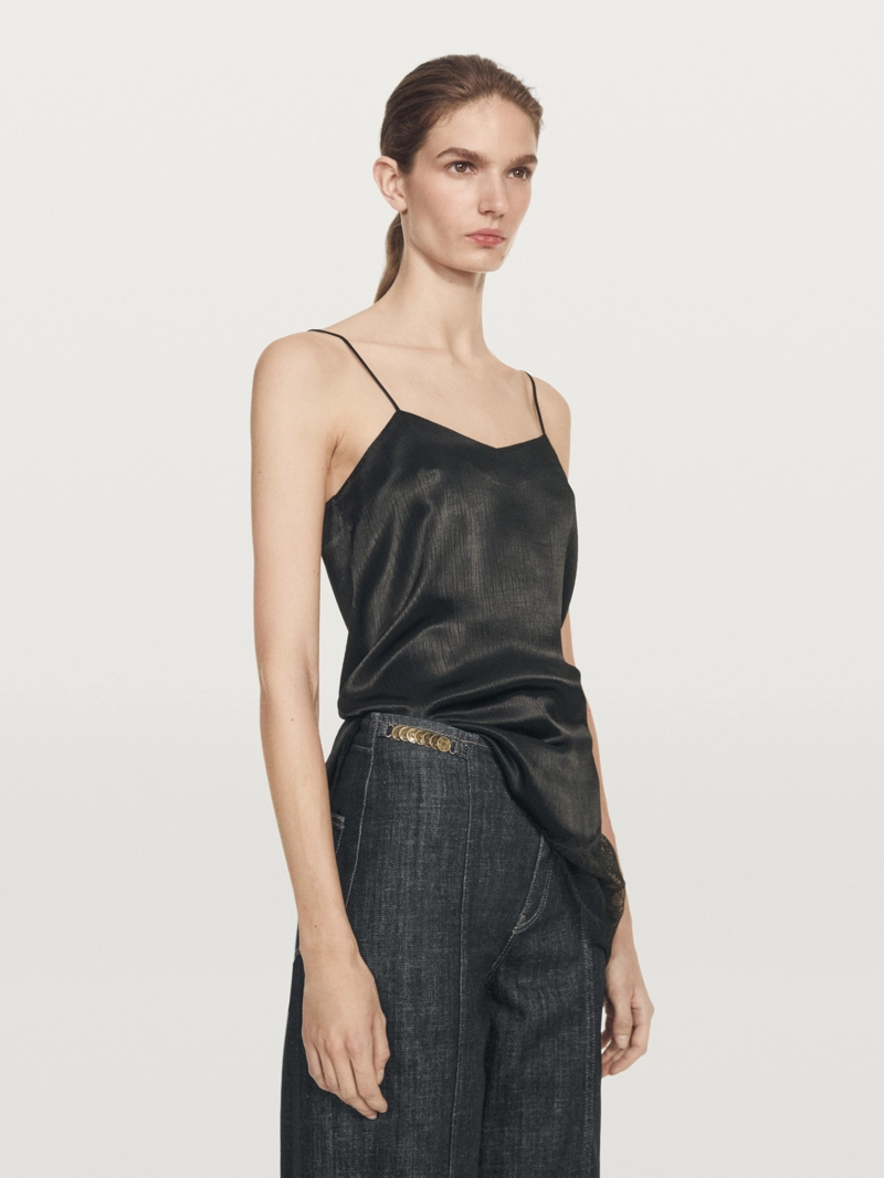 Джинсы с высокой талией и широкими штанинами с цепями