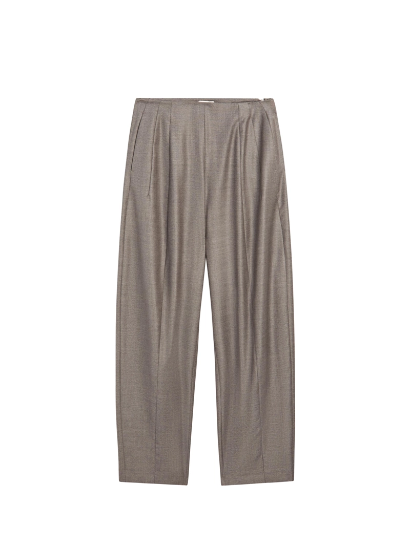 Брюки свободного кроя с зауженным силуэтом - limited