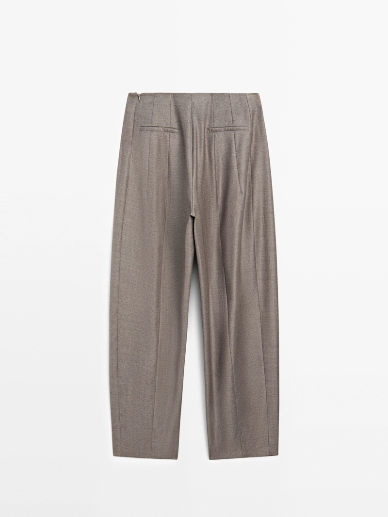 Брюки свободного кроя с зауженным силуэтом - limited