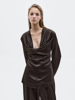 Блузка из атласа с деталями на воротнике - LIMITED- Заказать в России