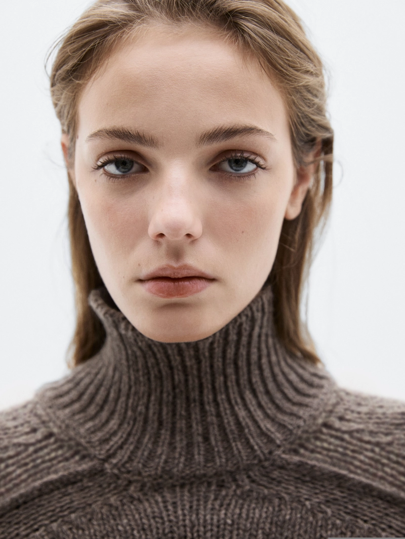 Свитер с высоким воротником из меланжевого вязаного полотна - limited