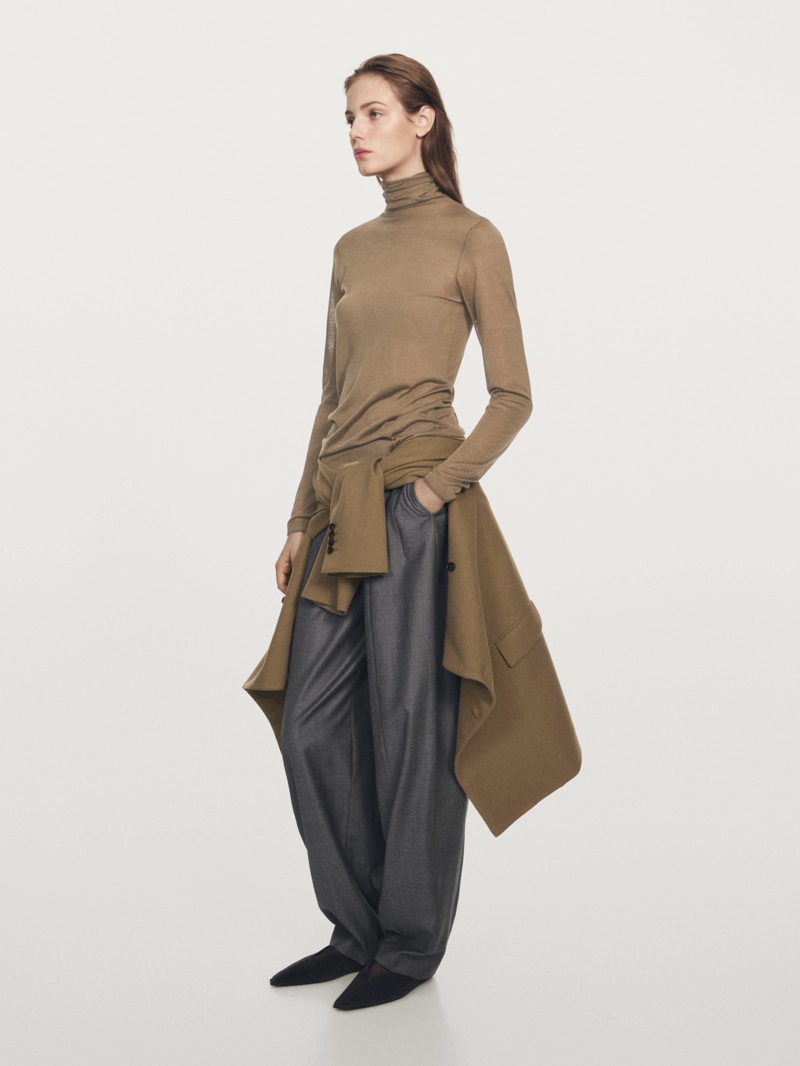 Свитер из 100% шелка с высоким воротником - limited