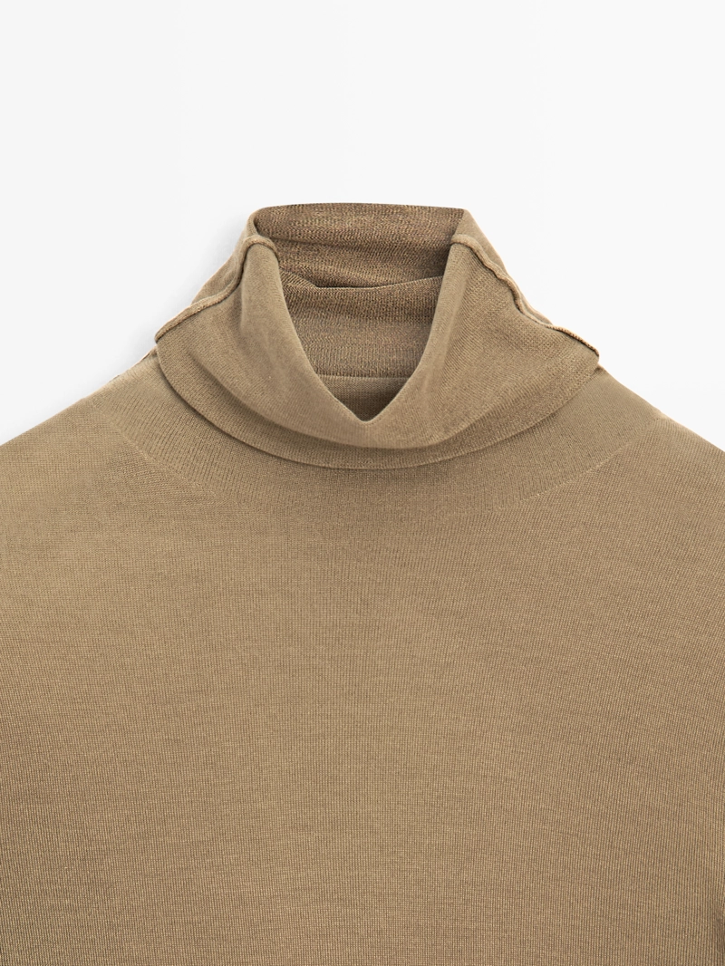 Свитер из 100% шелка с высоким воротником - limited