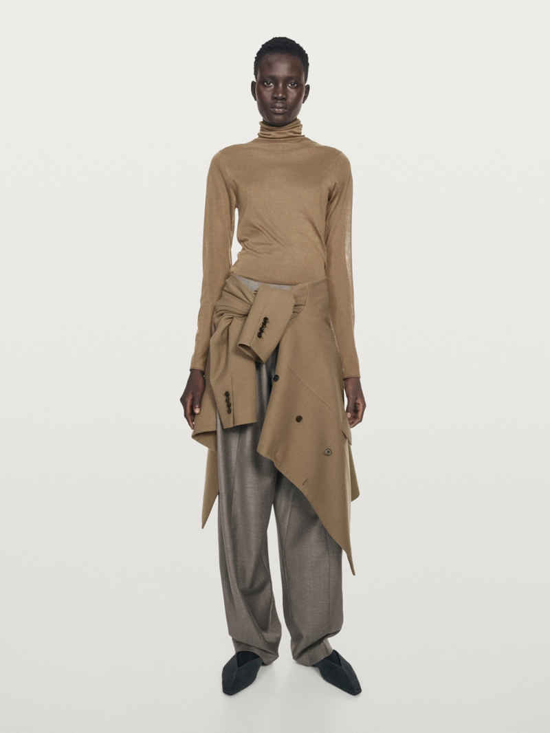 Свитер из 100% шелка с высоким воротником - limited