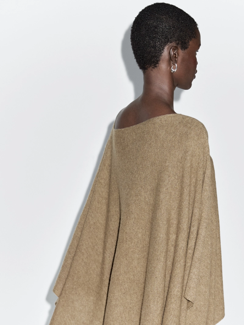 Палантин из 100% шерсти с асимметричным плетением