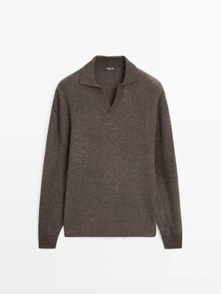 Водолазка-поло из вязаного трикотажа с V-образным вырезом- Заказать в России