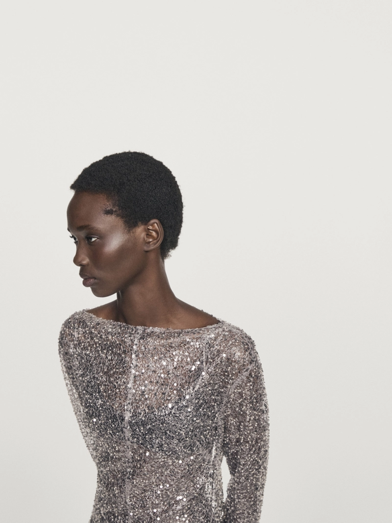 Блузка с драпированным воротником и пайетками