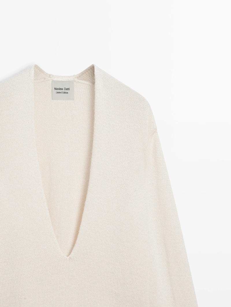 Свитер v-образный из альпаки и шелка - limited