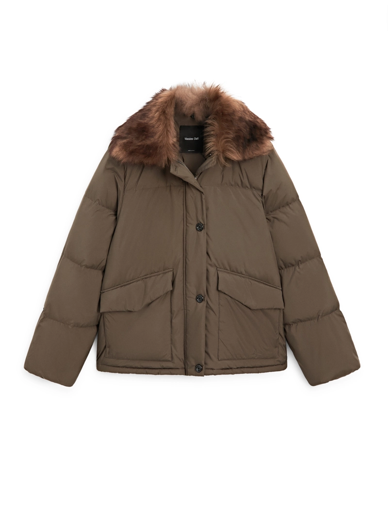 Куртка укороченная пуховая с меховым воротником