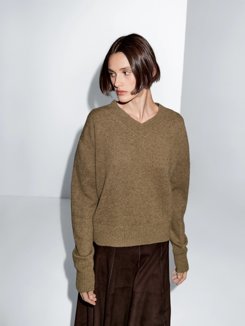 Свитер с v-образным вырезом из 100% шерсти