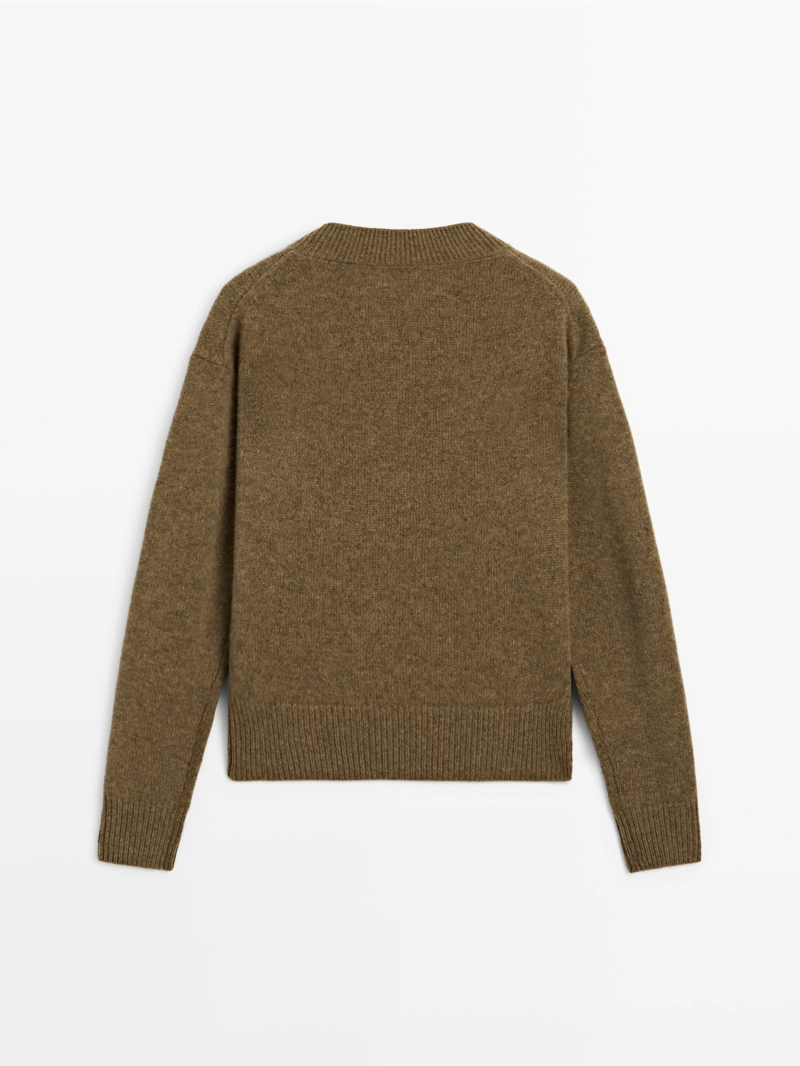 Свитер с v-образным вырезом из 100% шерсти