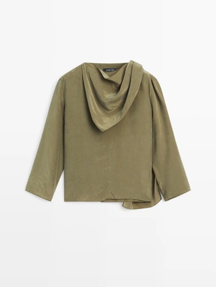 Блузка с объемным воротником из текучей ткани- Заказать в России
