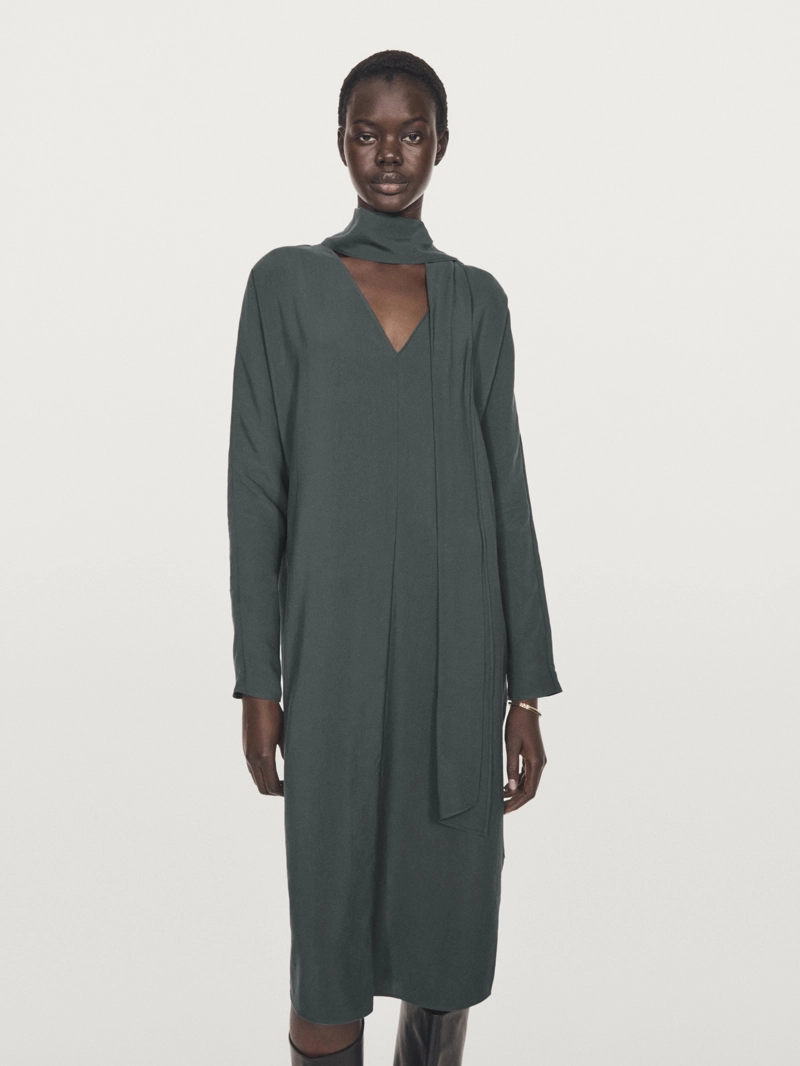 Платье миди с вырезом горловины и деталью на банте