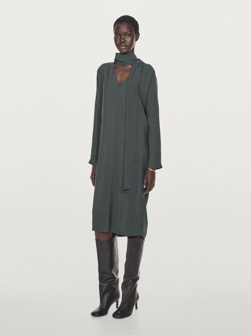 Платье миди с вырезом горловины и деталью на банте