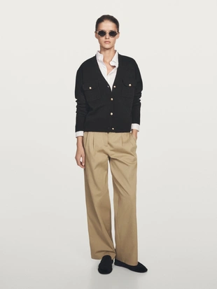 Кардиган с V-образным вырезом и золотыми пуговицами- Заказать в России