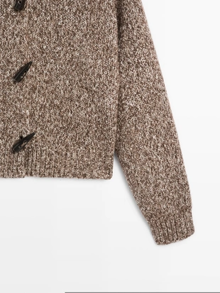 Кардиган из вязаного кашемирового шерстяного полотна с рожковой пуговицей- Заказать в России