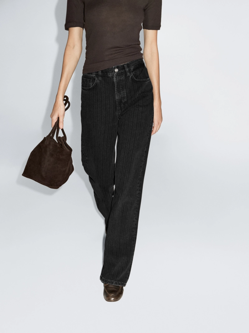 Джинсы прямого покроя с вышитой полоской на талии