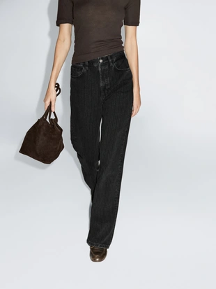 Джинсы прямого покроя с вышитой полоской на талии- Заказать в России