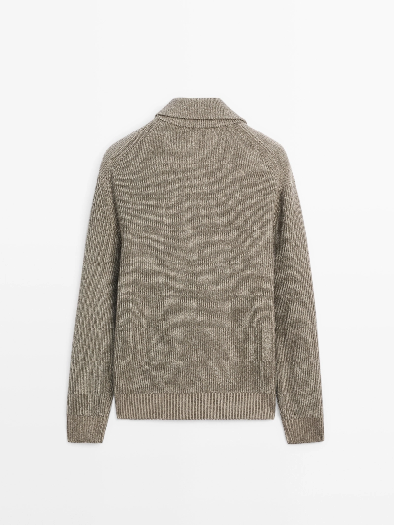 Вязанный свитер с высоким воротником и молнией