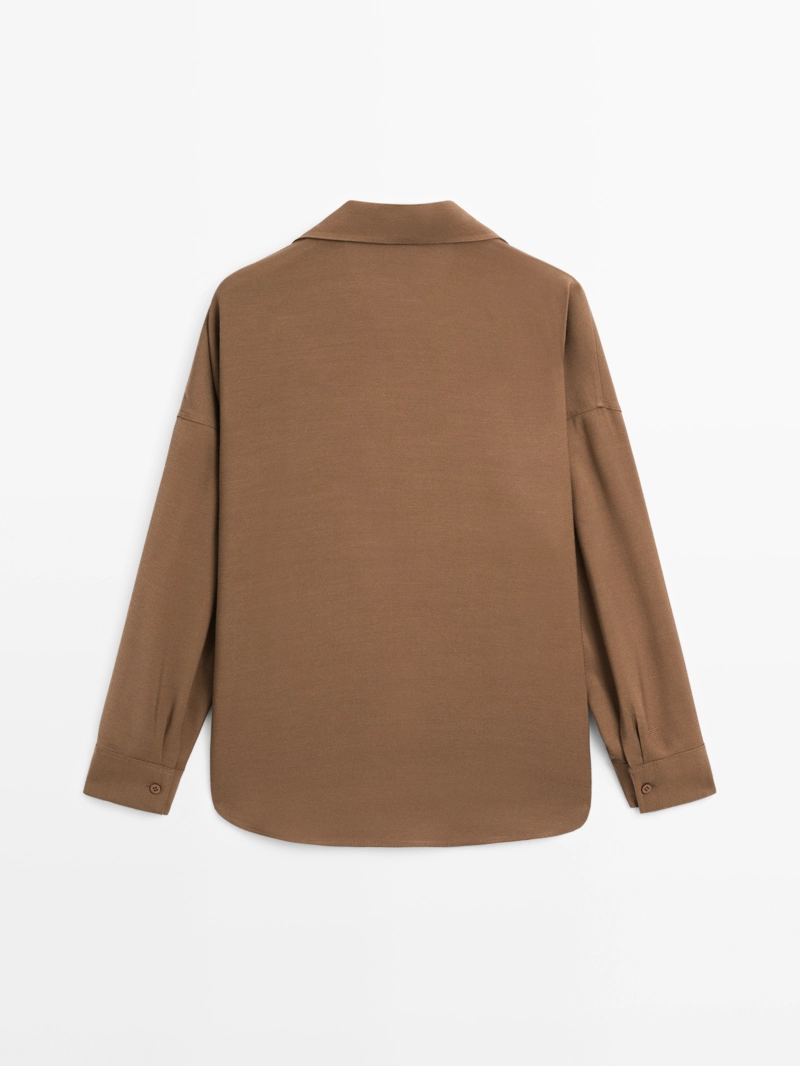 Рубашка свободного покроя с скрытыми пуговицами