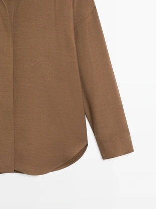 Рубашка свободного покроя с скрытыми пуговицами- Заказать в России