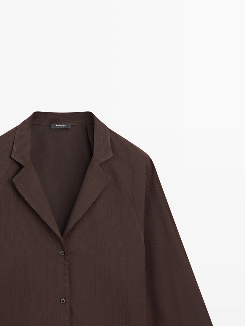 Рубашка с текстурными рукавами реглан