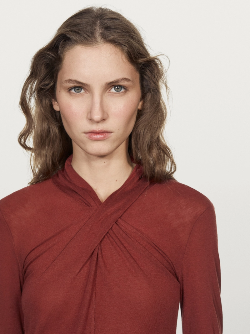 Топ из лиоцелла и шерсти с перекрестным лифом