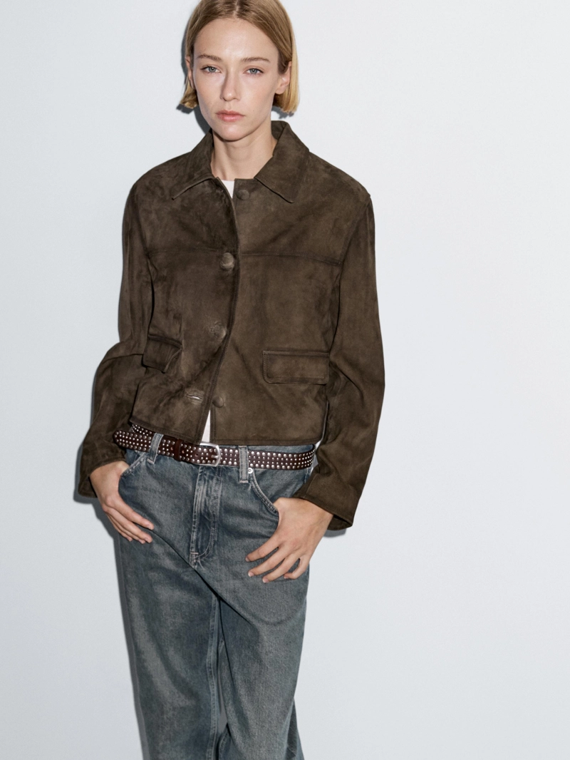 Кожаный ремень с заклепками