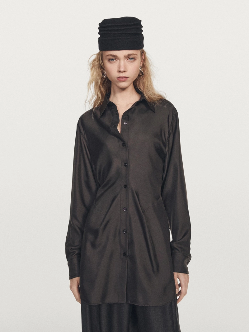 Рубашка из 100% шелка с приталенным силуэтом - limited