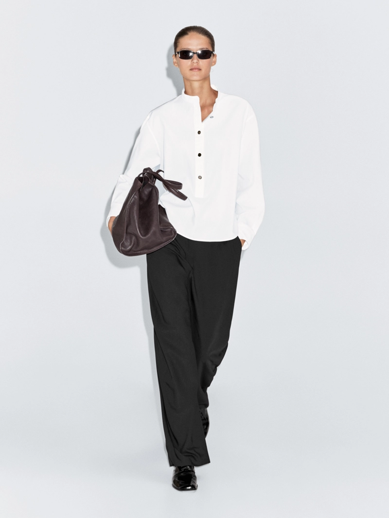 Рубашка с стойкой и пуговицами из золота