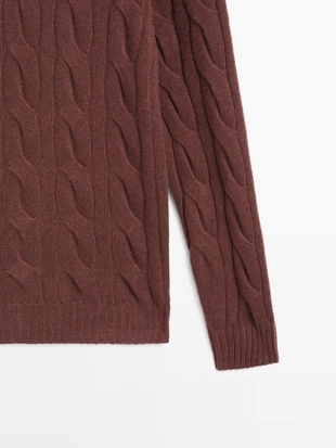 Пуловер из шерстяной смеси с косами- Заказать в России