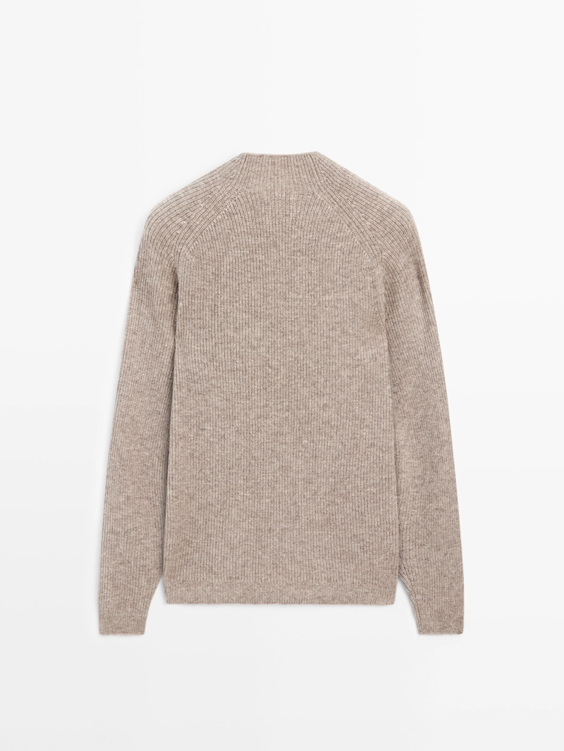 Свитер с высоким воротником из шерстяной смеси