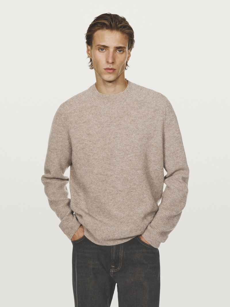 Свитер с высоким воротником из шерстяной смеси