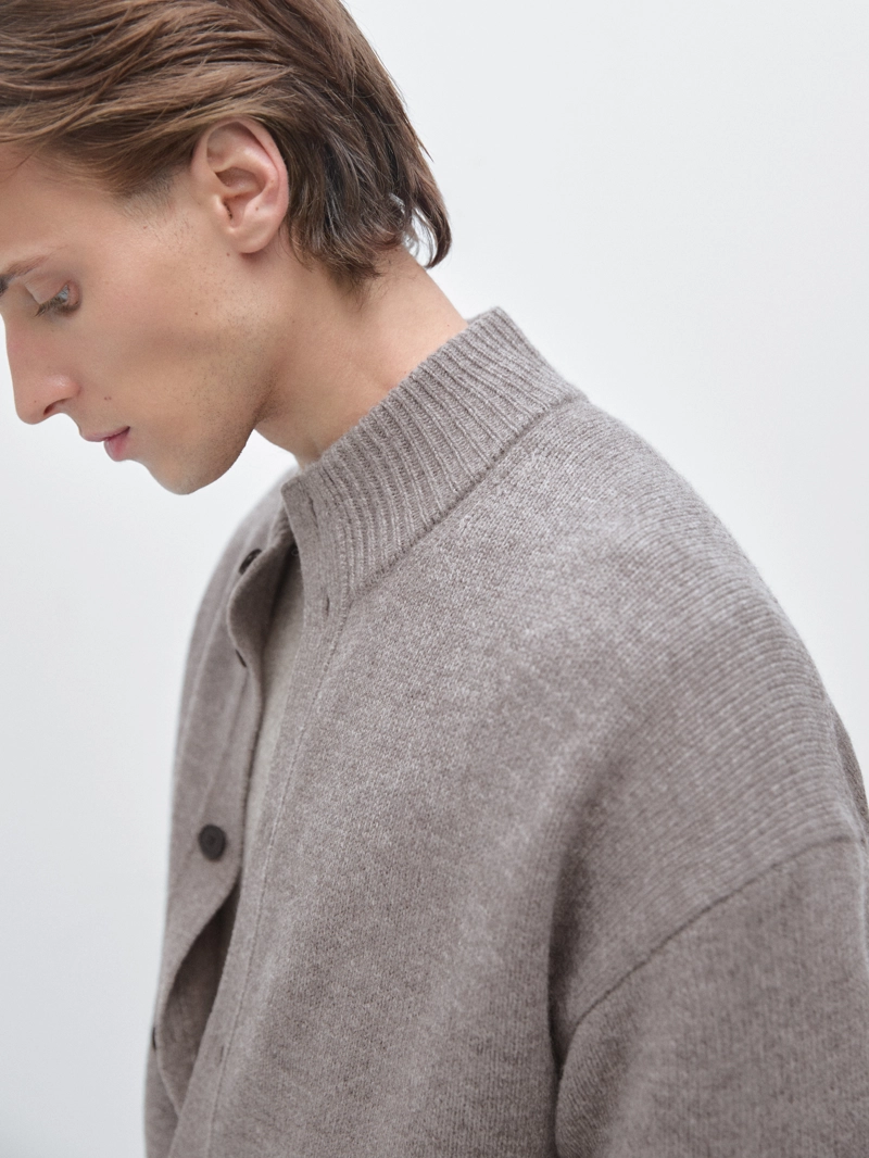 Кардиган с высоким воротником из шерсти