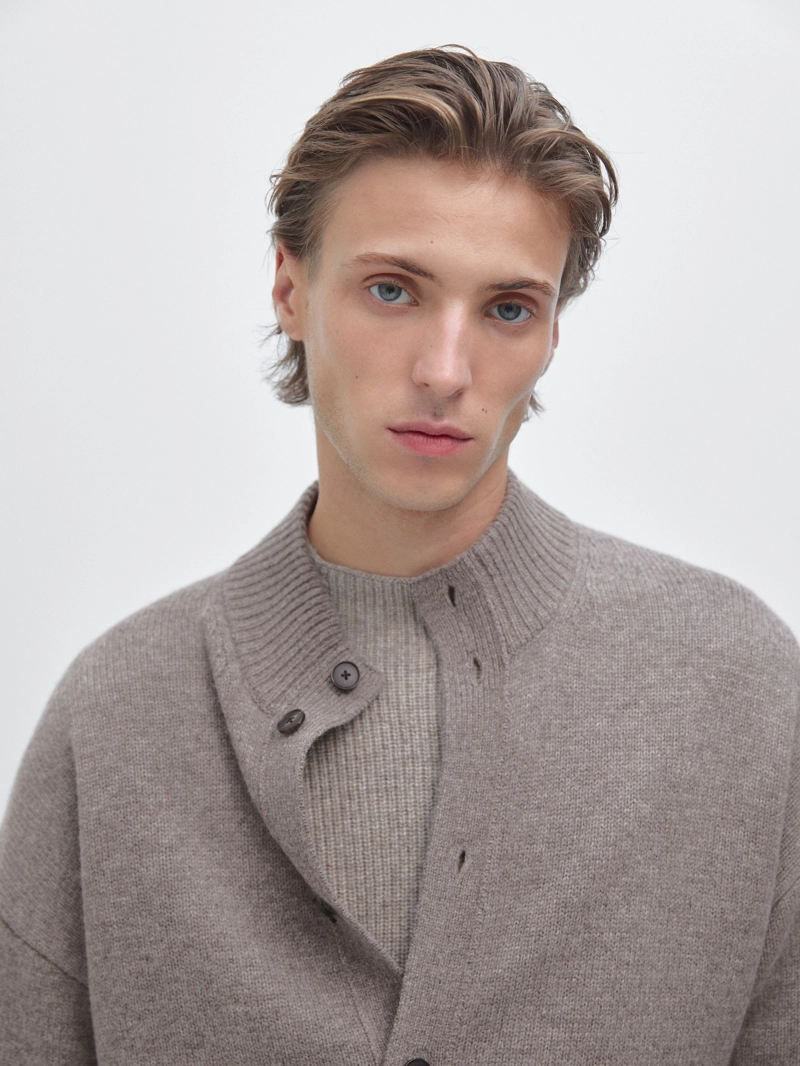 Кардиган с высоким воротником из шерсти