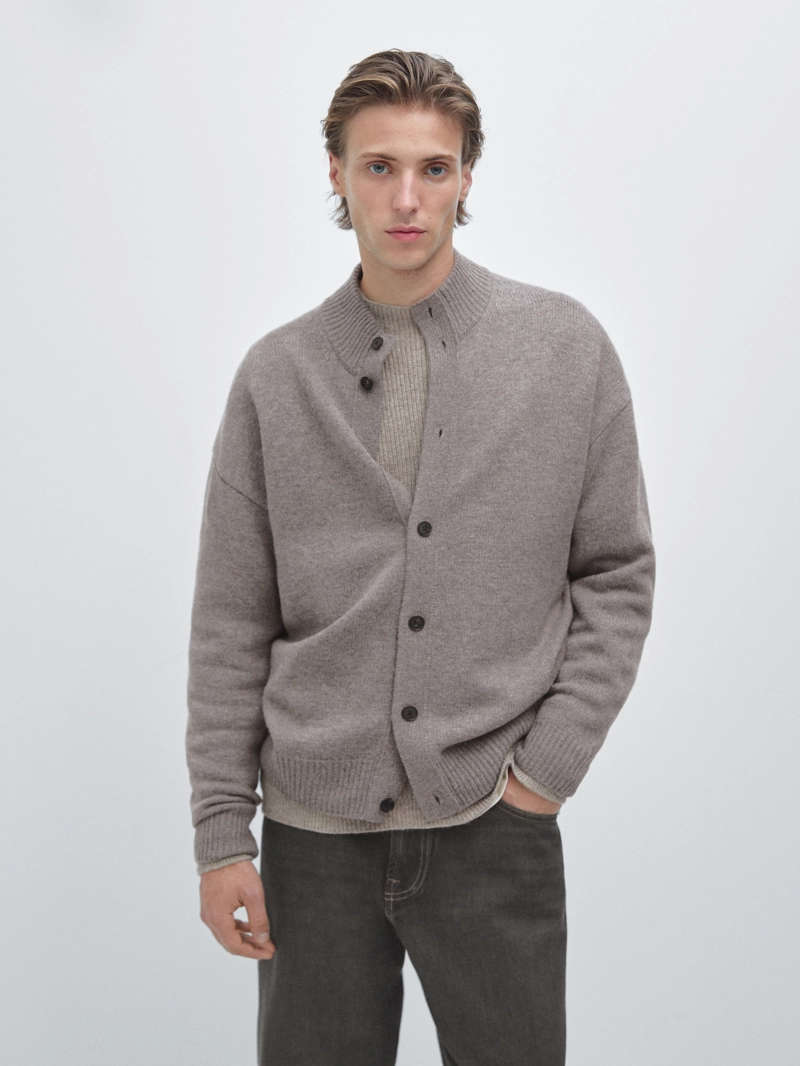 Кардиган с высоким воротником из шерсти