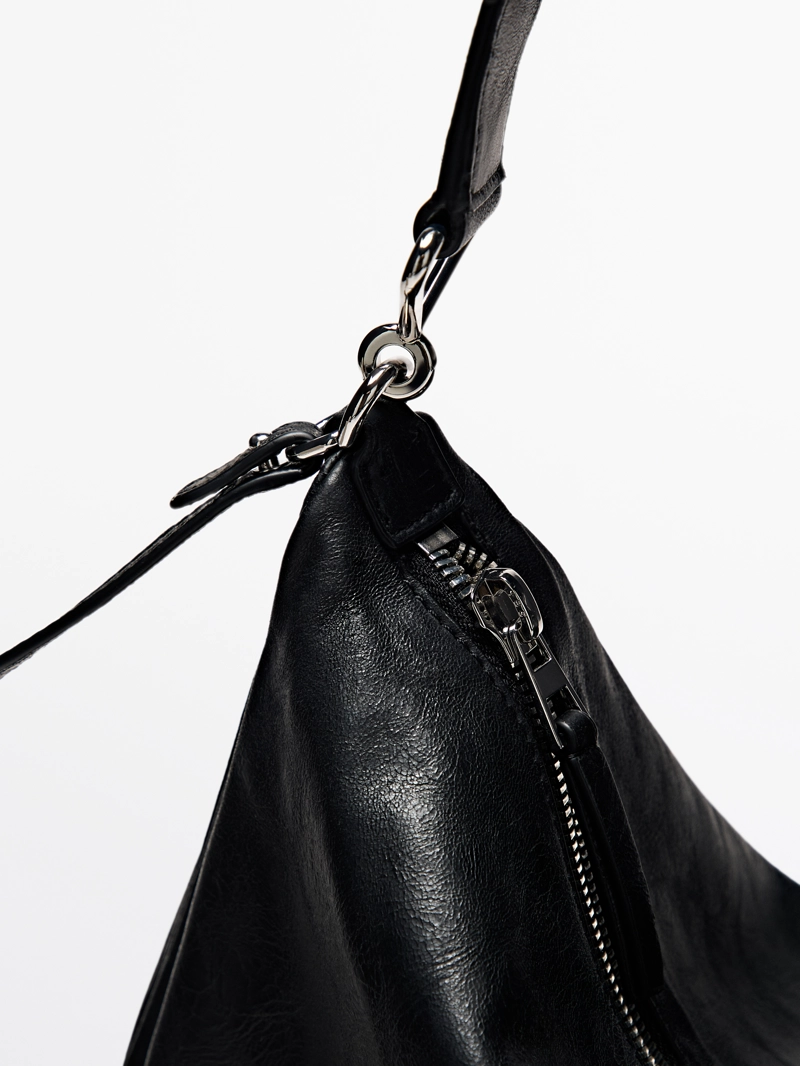 Сумка с крупным отделением из кожи