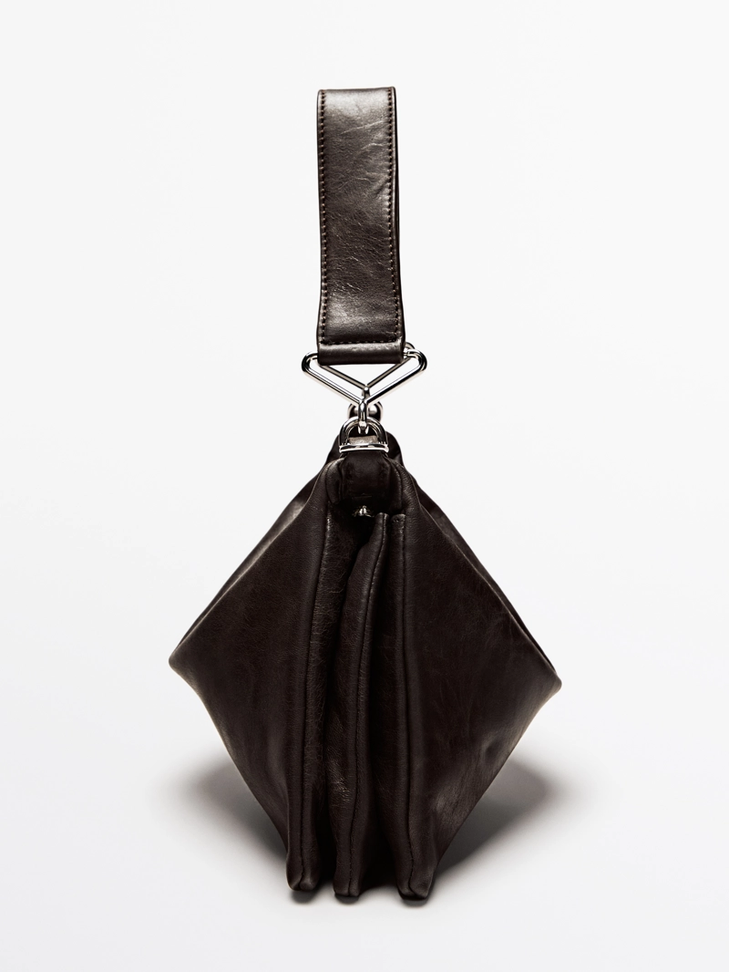 Сумочка из кожи с отделениями