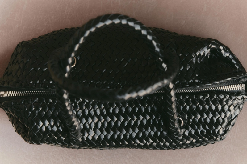 Сумка-сатчел из плетеной натуральной кожи