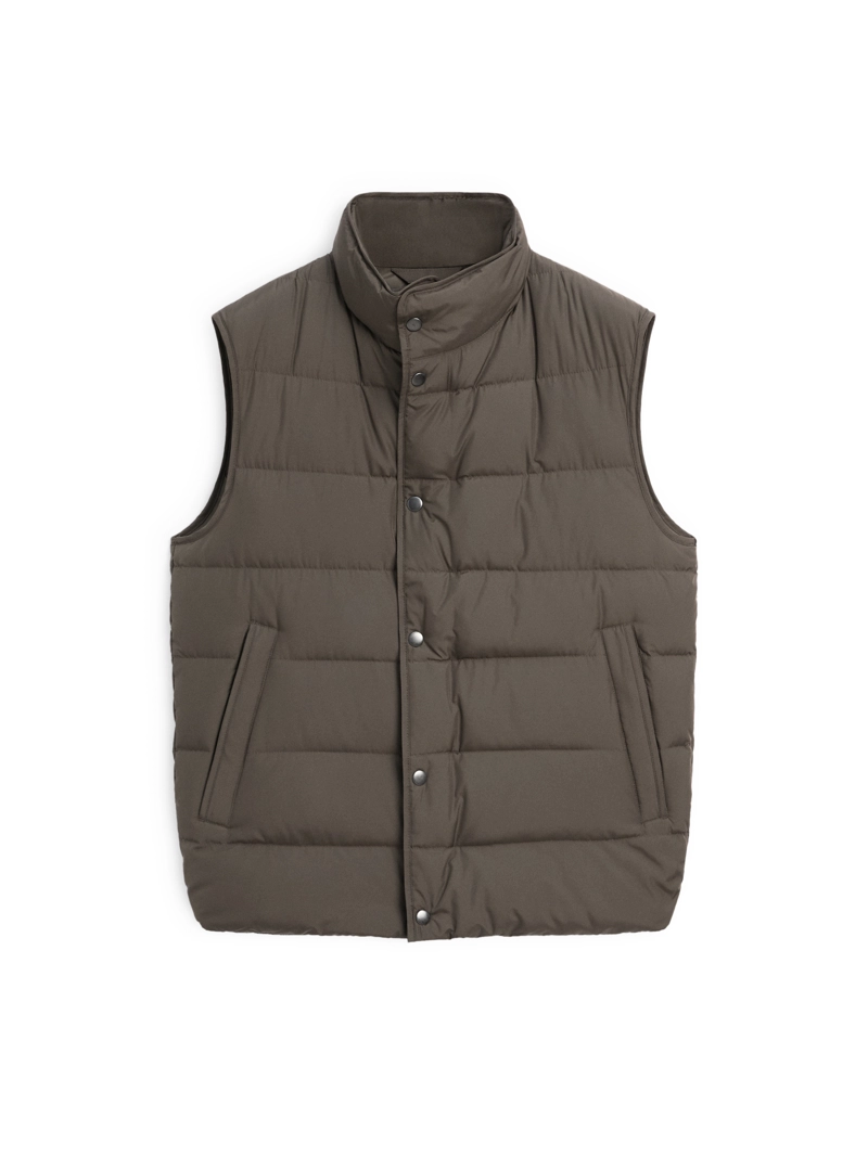 Пуховой жилет с водоотталкивающим покрытием и смесью пуха