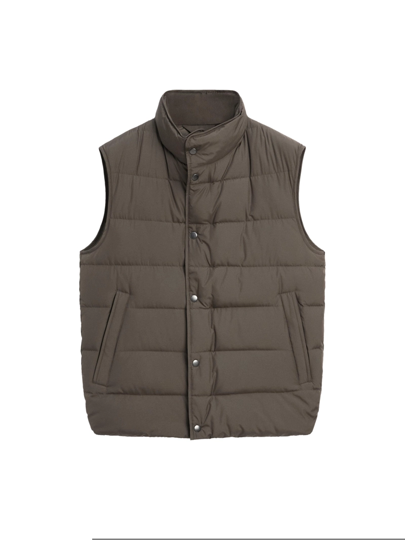 Пуховой жилет с водоотталкивающим покрытием и смесью пуха