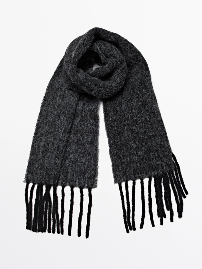 Шарф из альпакиевой смеси с бахромой