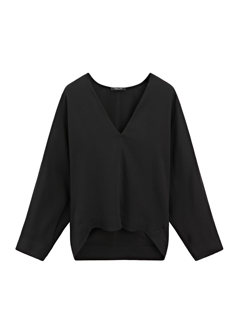 Блузка со свободным кроем и v-образным вырезом