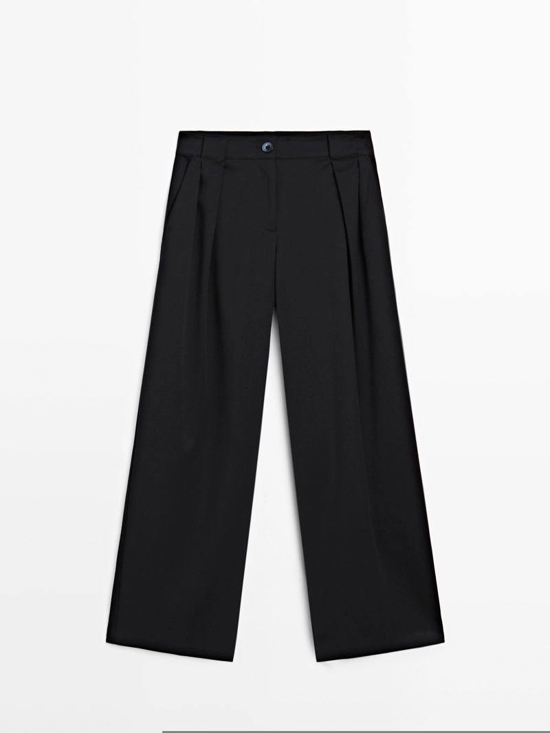 Широкие брюки с рельефными складками