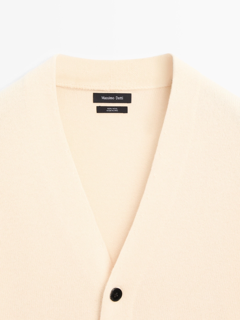 Кардиган с v-образным вырезом из 100% шерсти