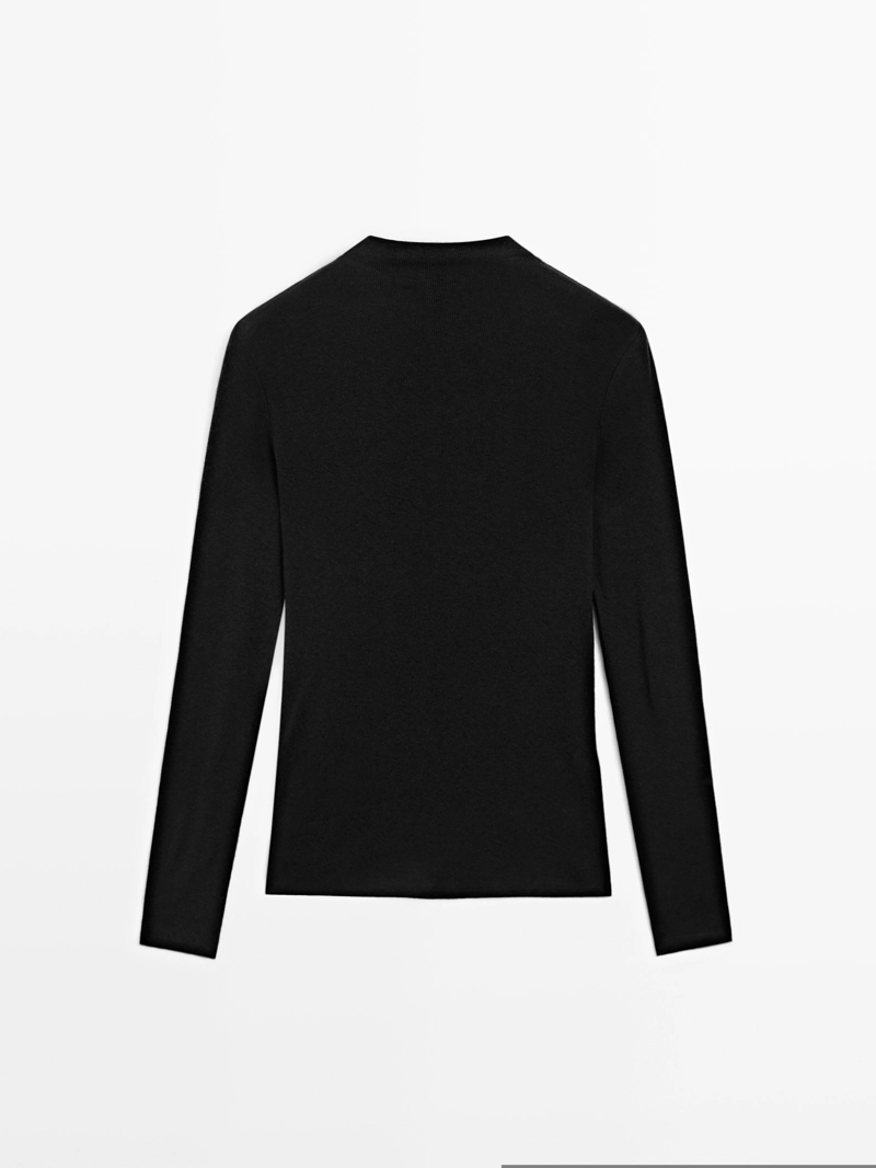 Лонгслив с деталями шва