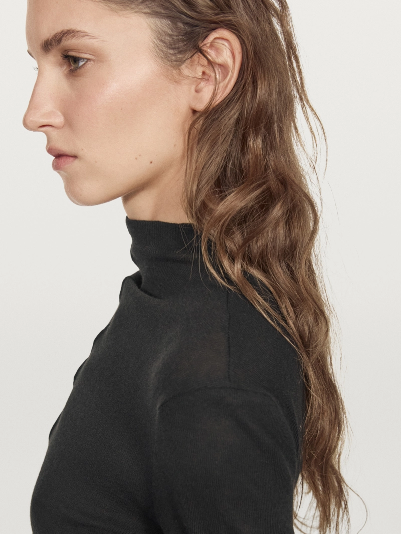 Лонгслив с деталями шва