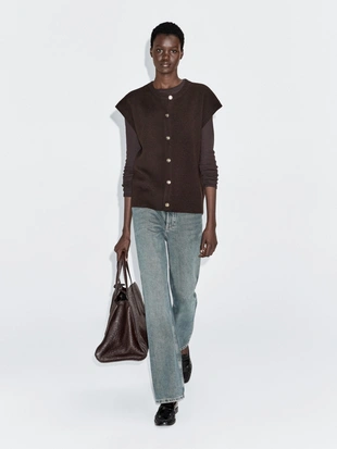 Жилет из вязаного шерстяного микса с золотыми пуговицами- Заказать в России