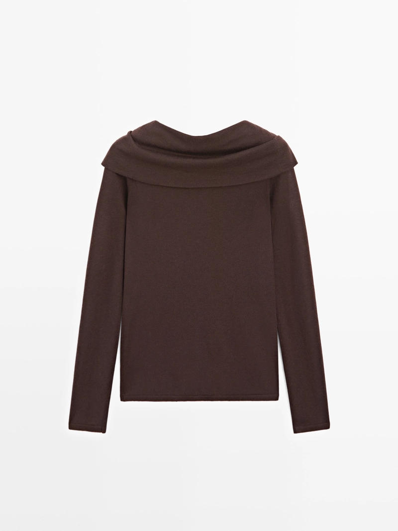 Свитер из шерстяно-хлопковой смеси с открытыми плечами