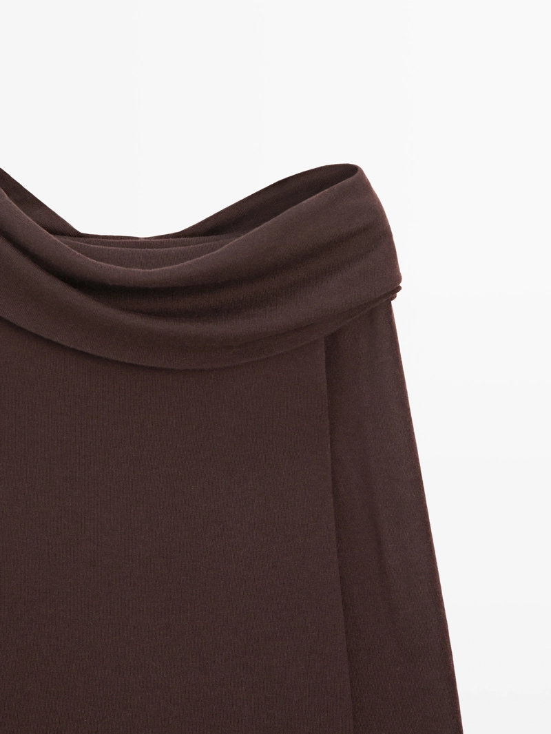 Свитер из шерстяно-хлопковой смеси с открытыми плечами